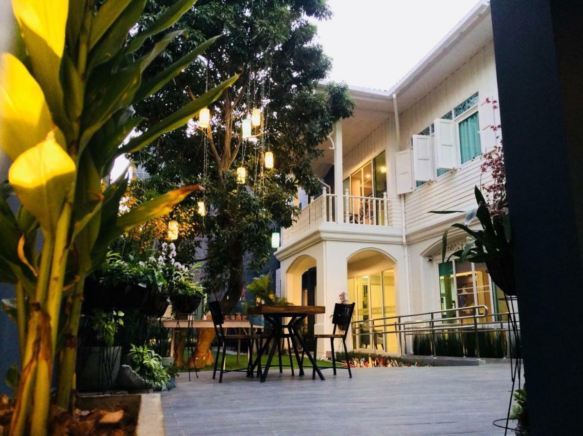 Lana Beds & Space Chiang Mai Zewnętrze zdjęcie